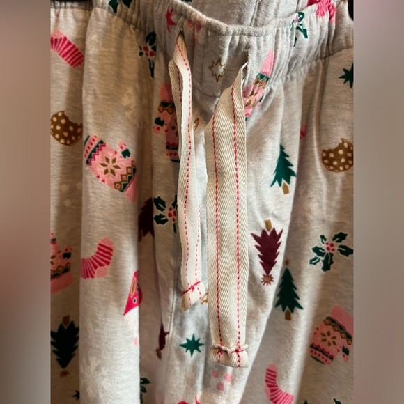 Old Navy Jogger Pajamas - Picture 5 of 9